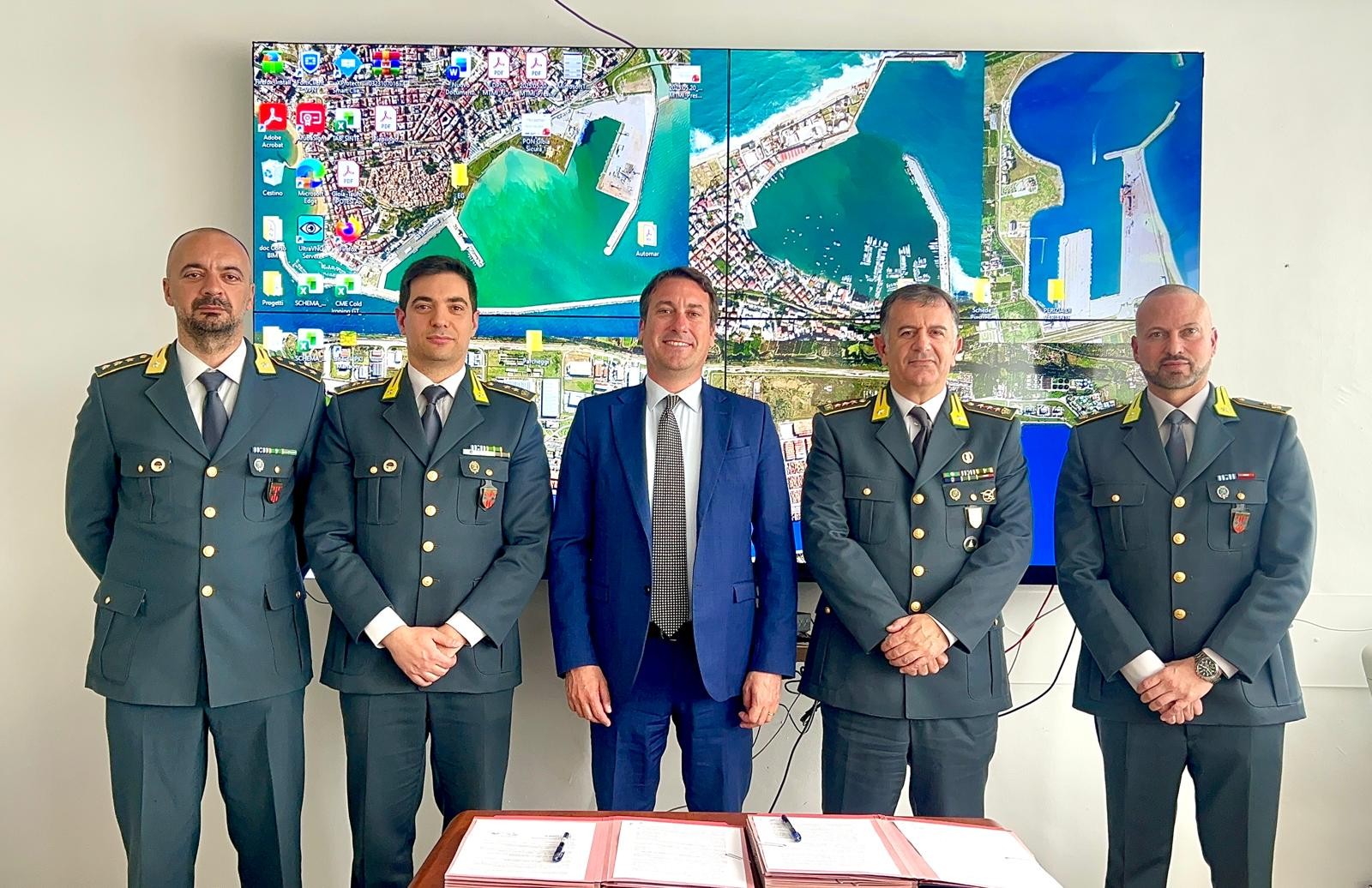 ADSP MARI TIRRENO MERIDIONALE E IONIO – GUARDIA DI FINANZA: NUOVI DRONI PER RAFFORZARE I CONTROLLI NEL PORTO, SOTTOSCRITTO PROTOCOLLO D’INTESA PER COMODATO D’USO